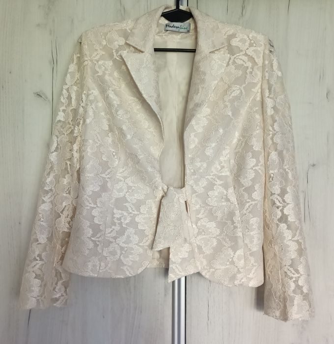 Kremowe koronkowe bolerko r. 38