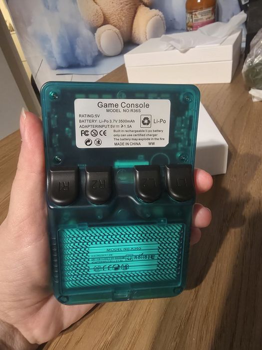 Przenośna konsola do gier R36S retro