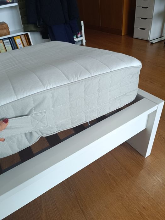 Cama solteiro Malm IKEA + estrado + colchão + 2 gavetas