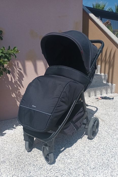Carrinho de  bebé de passeio