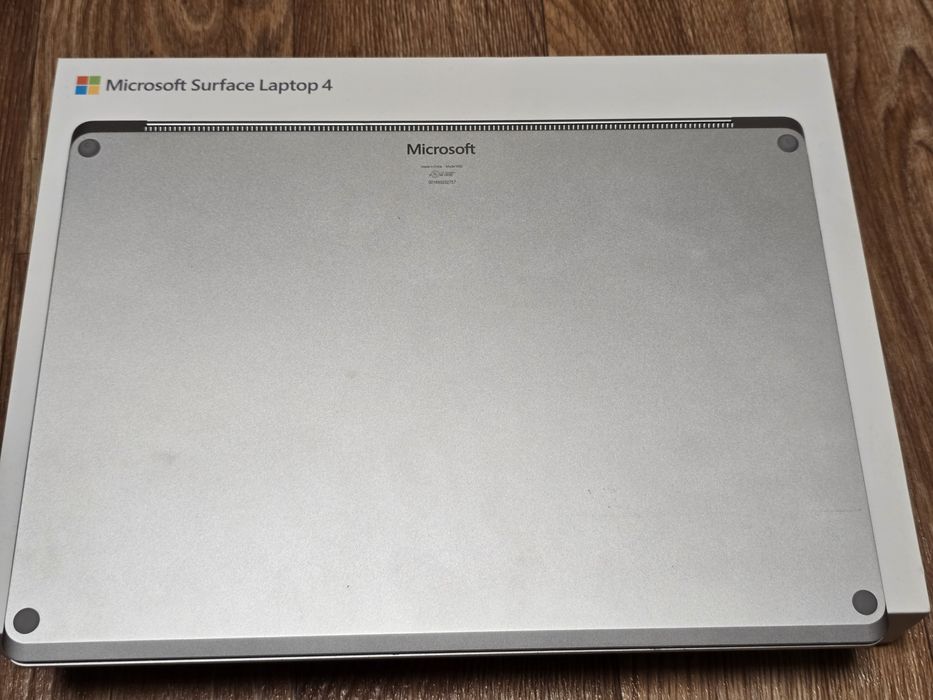 Microsoft Surface Laptop 4 13.5" Ryzen 5 256GB