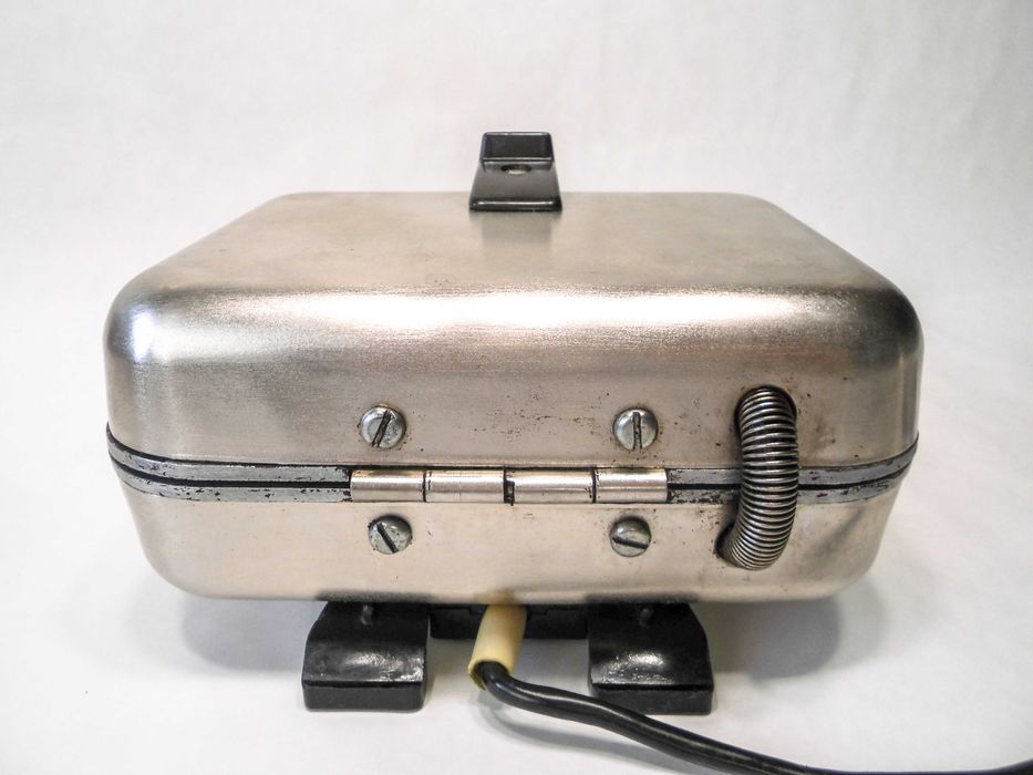 Электровафельница Ласунка ЕВ-1220