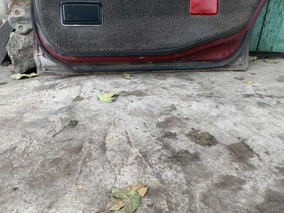 Задні праві двері на mitsubishi galant 6  ( митсубиси галант )