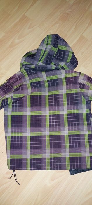 Продам куртку 146р.
