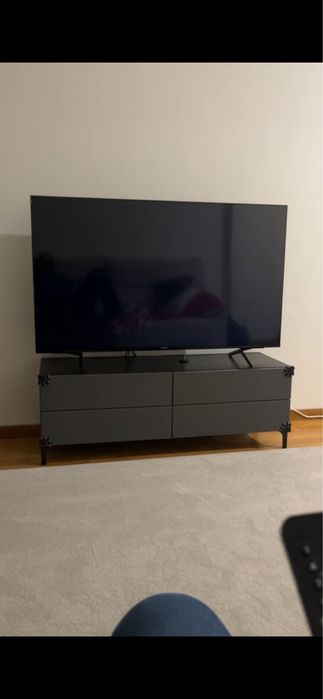Vendo Movél de TV c/portas e gavetas cinza brilhantes