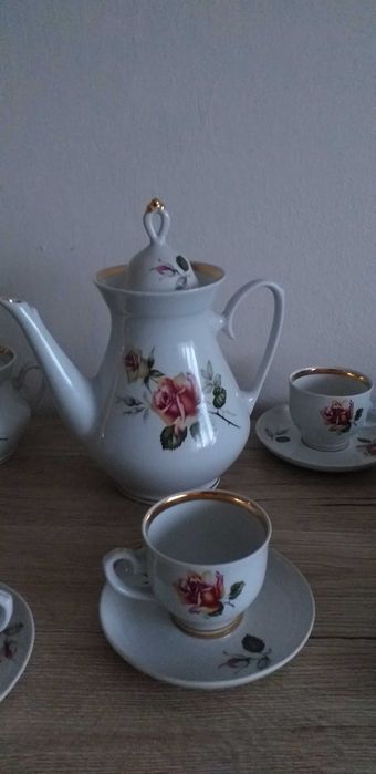 Serwis porcelanowy sygnowany.