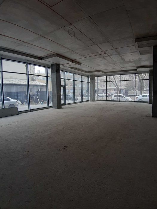Продаж фасадного приміщення в БЦ по вул. Хімічній , 1328 м2