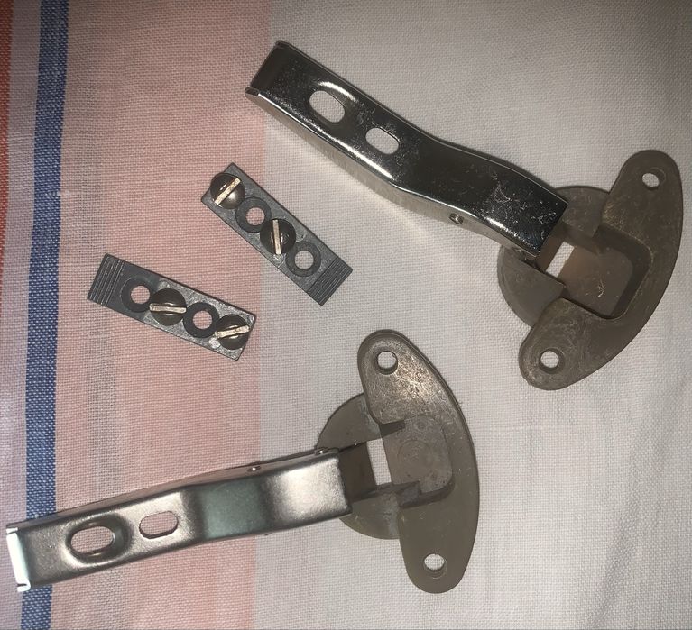 Петли для двери шкафа