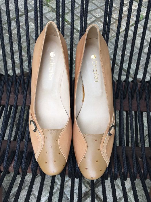 Sapato de salto alto, bege, Charles - Novo