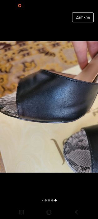 Sandałki na obcasie