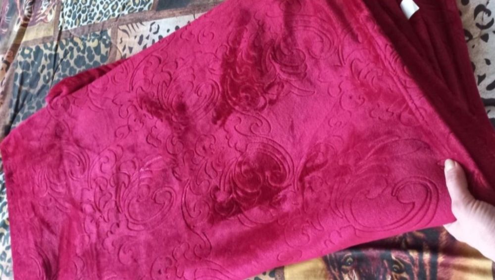 Флисовый плед на кровать.