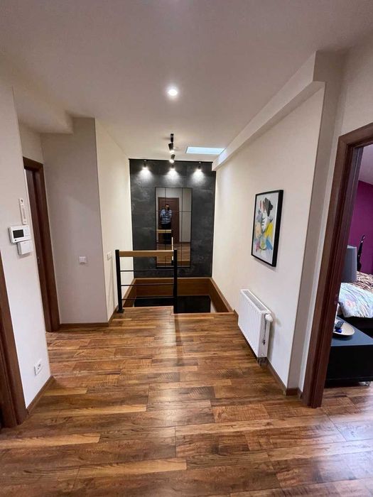 Продаж  4х.кімн. квартири 132м²   вул.Метрологічна ФЕОФАНІЯ