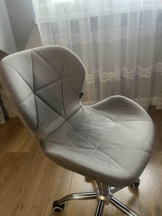 Krzesło tapicerowane obrotowe