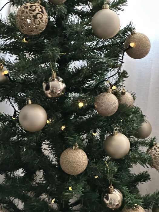 Arvore de natal com decoracao incluida