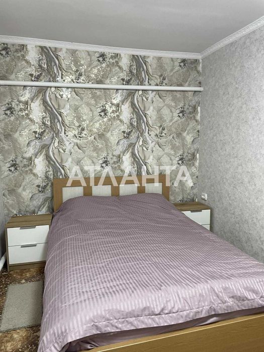 Можно под программы  Дом в Нерубайском с большим участком гараж.