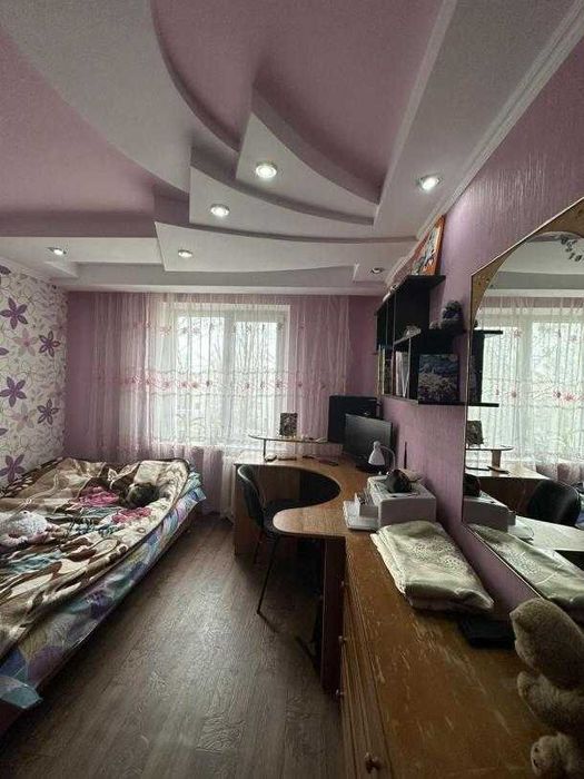 Продам 4 кімнатну квартиру в центрі Солоницівки