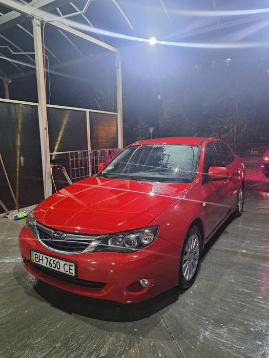 Субару Імпреза авто сів и поїхав