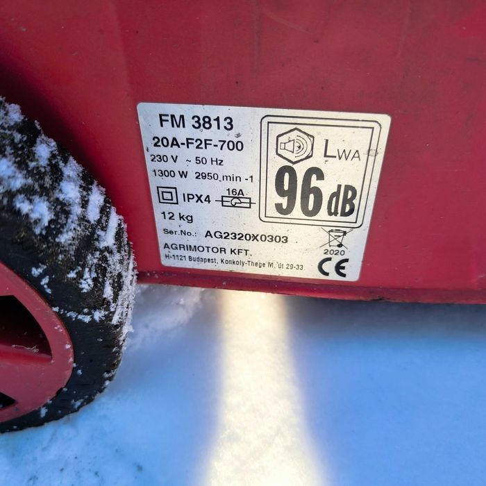 Kosiarka elektryczna z silnikiem indukcyjnym