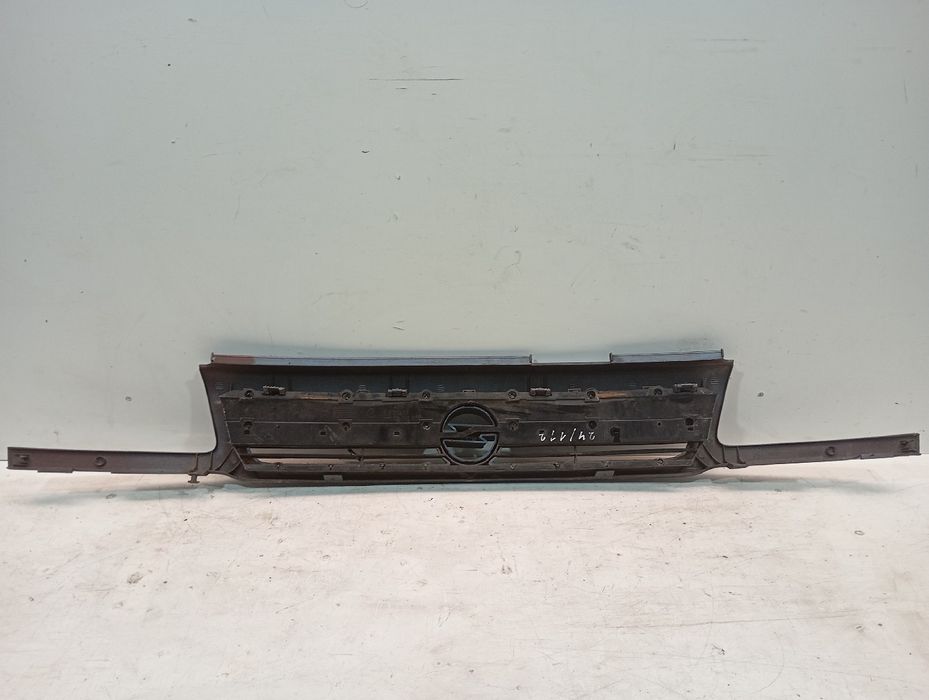 Grelha frente OPEL Astra F Hatchback (53_, 54_, 58_, 59_)