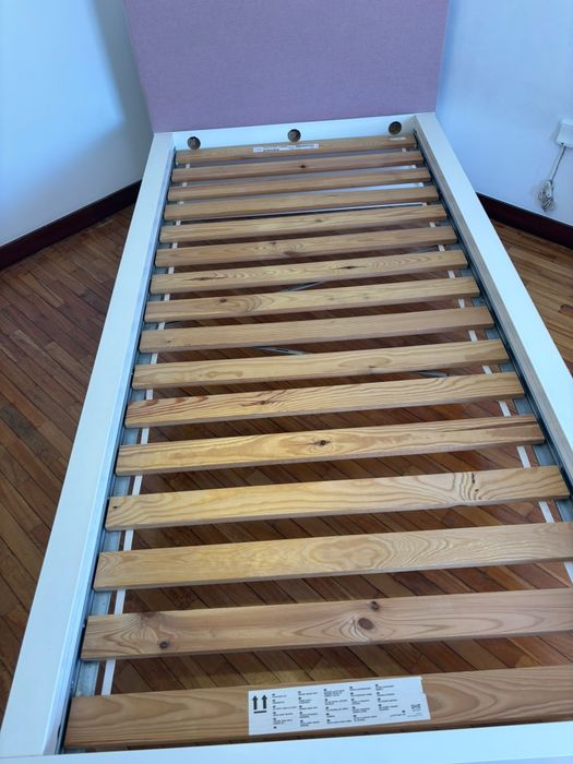 Cama solteiro IKEA
