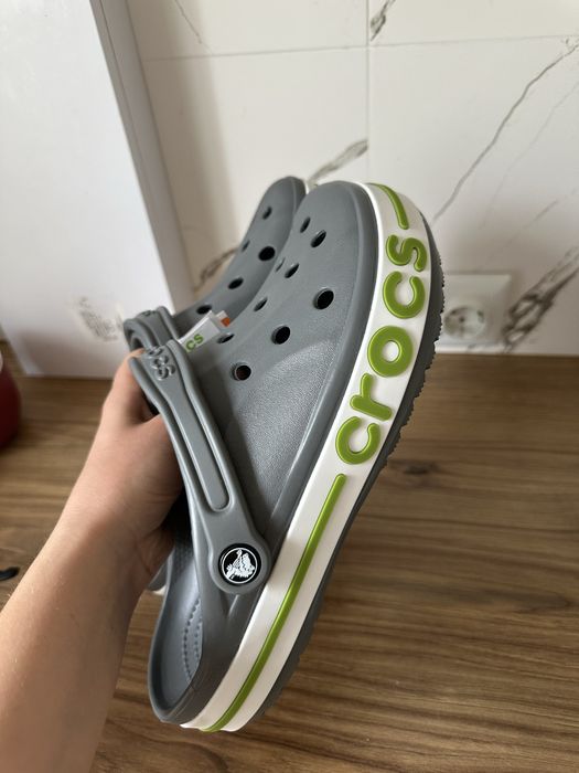 Продам новые кроксы