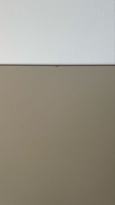 Tampo de secretária bege do IKEA