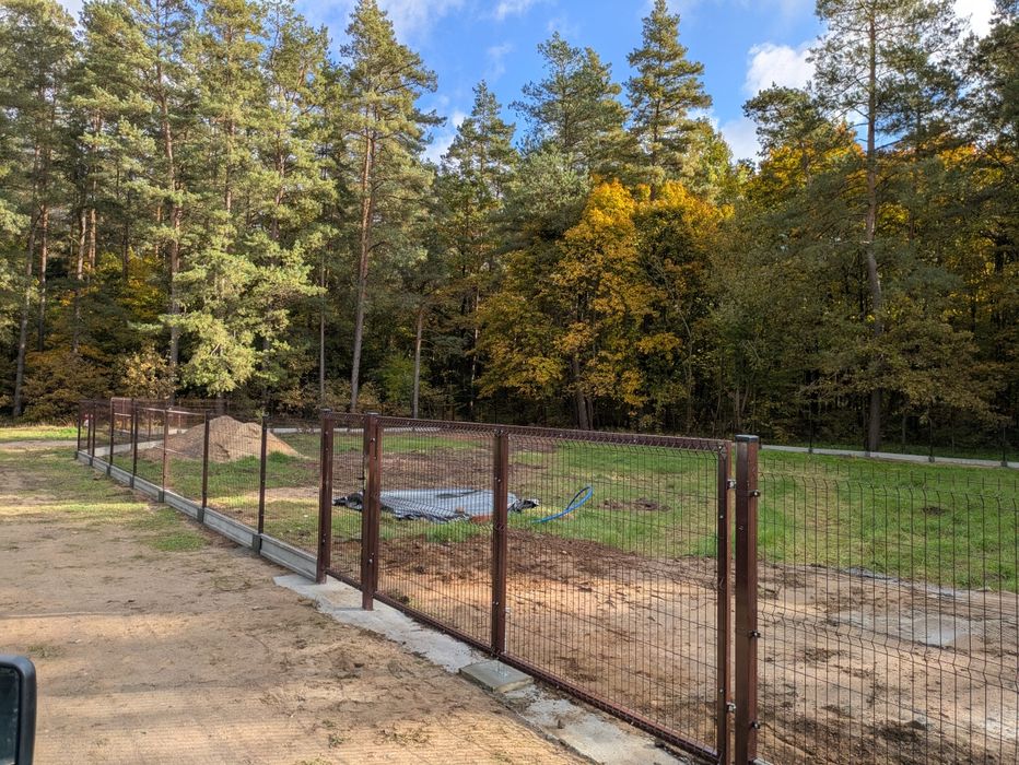 Montaż ogrodzeń płotów wycinka karczowanie