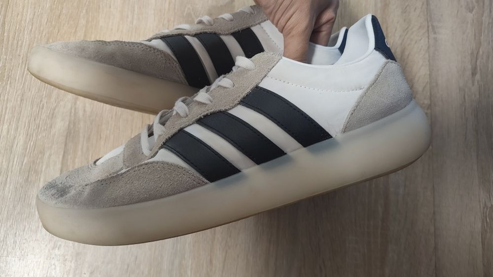 Adidas barreda white