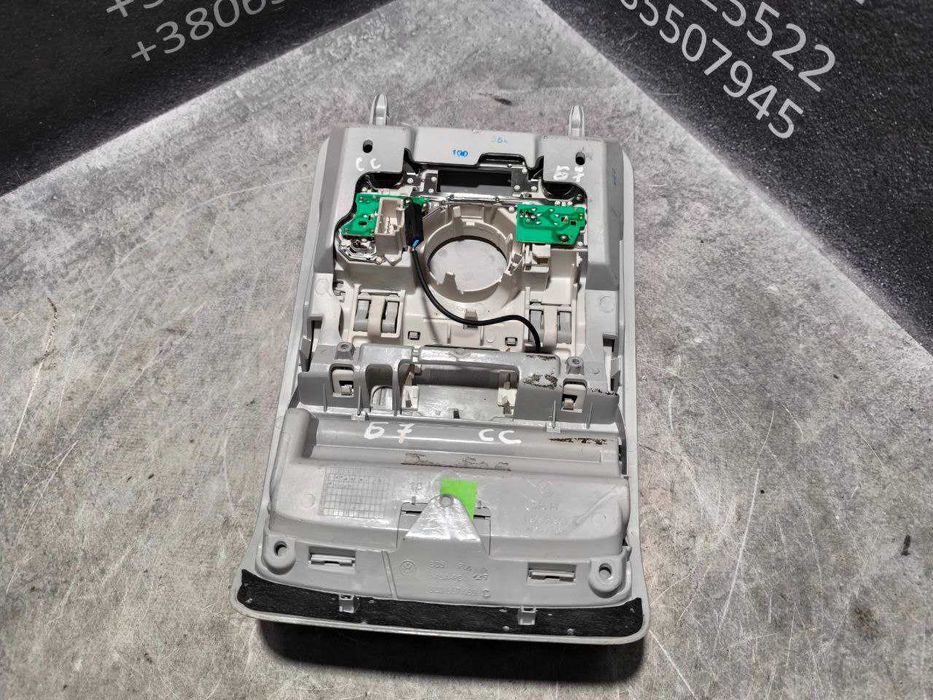 Передній плафон салону VW Passat CC  1K0947133H  1K0868837