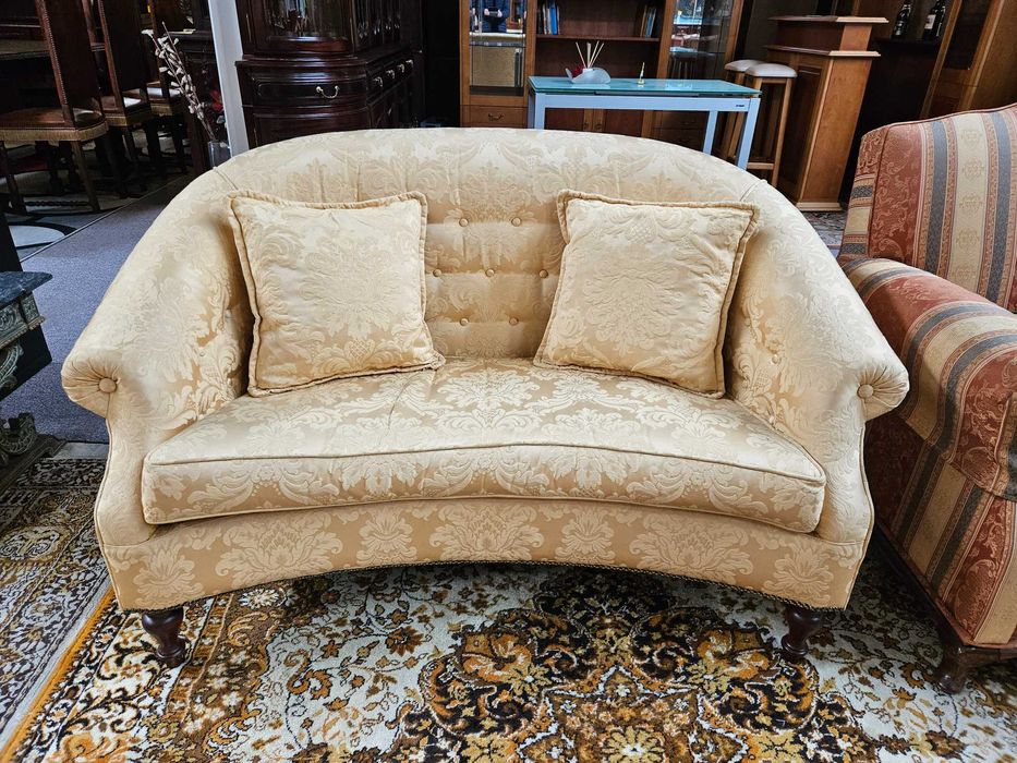 Sofá de dois lugares antigo, em óptimo estado e de excel