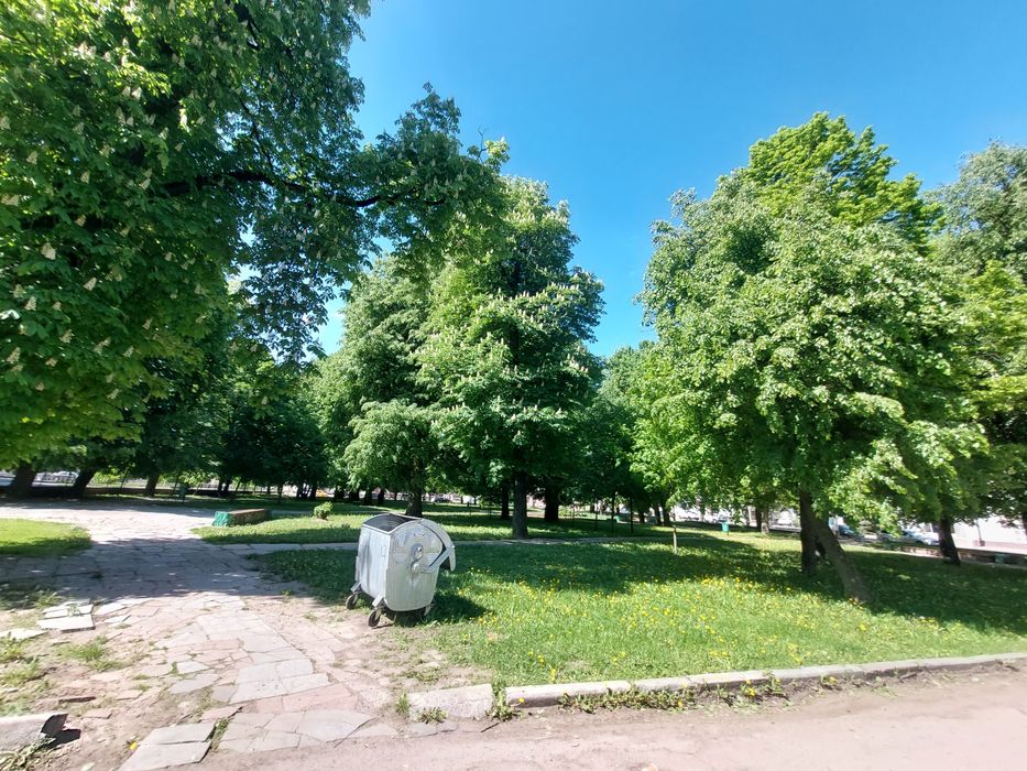 Здається приміщення (2 кімнати) в центрі міста в центрі