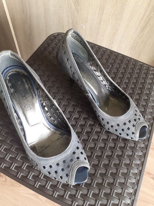 Buty na obcasie Lasocki