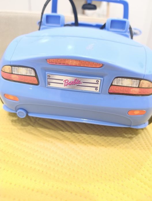 Carro azul da Barbie