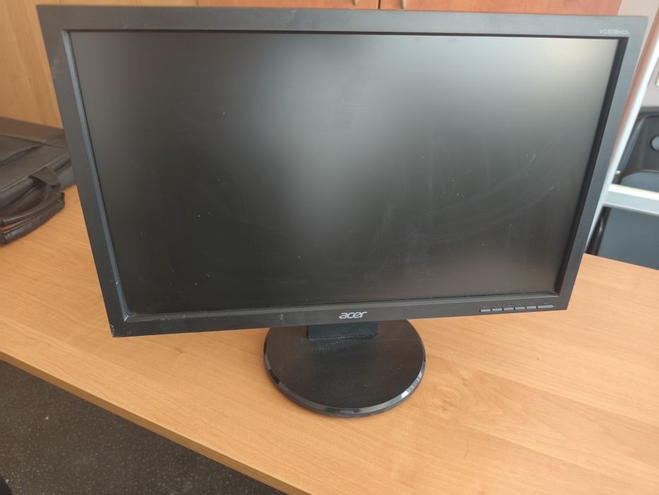 Monitory Acer, Samsung 10szt