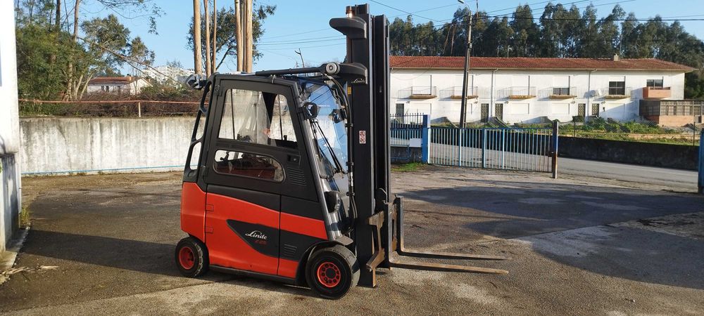 Empilhador Elétrico Linde E25H-01/600