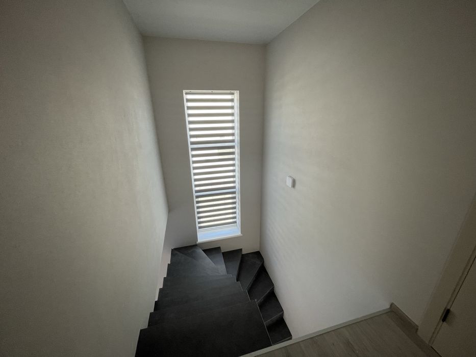 Котедж з ремонтом та великою ділянкою