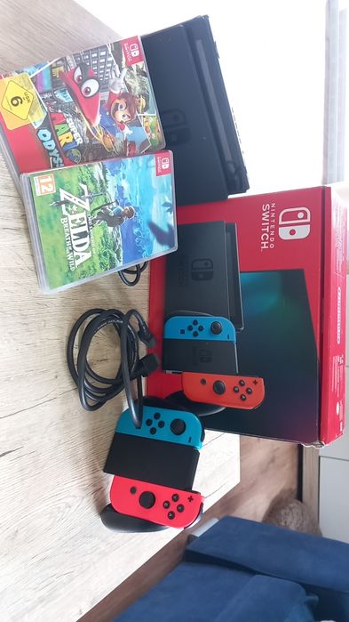 Nintendo  Switch z dwoma grami