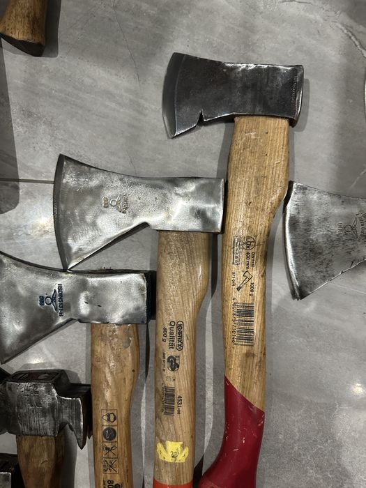 Stare solidne siekiera