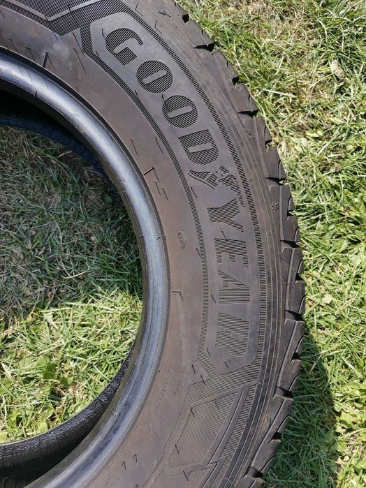 bus zima 235/65/16C Goodyear UltraGripp Cargo z 2025r 4szt
