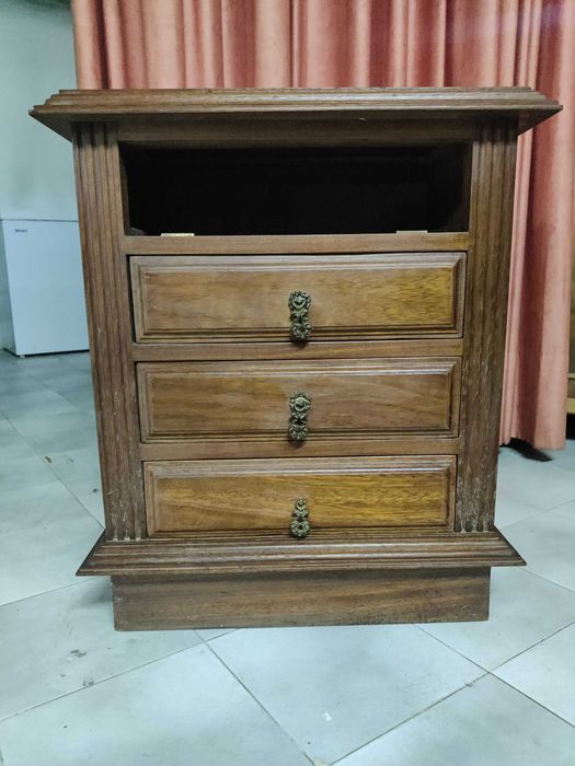 Mesinha de cabeceira antiga vintage madeira