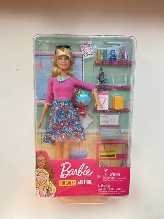 Barbie Professora