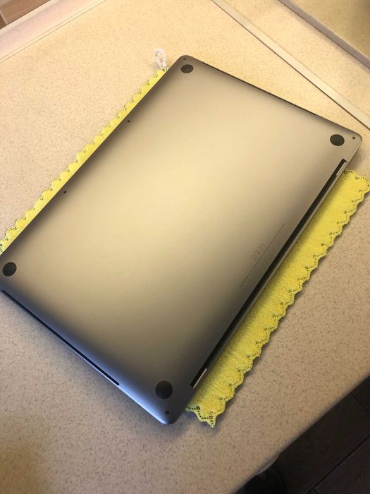 Apple Macbook Pro 16 2019 i9 16GB 1TB Radeon Pro