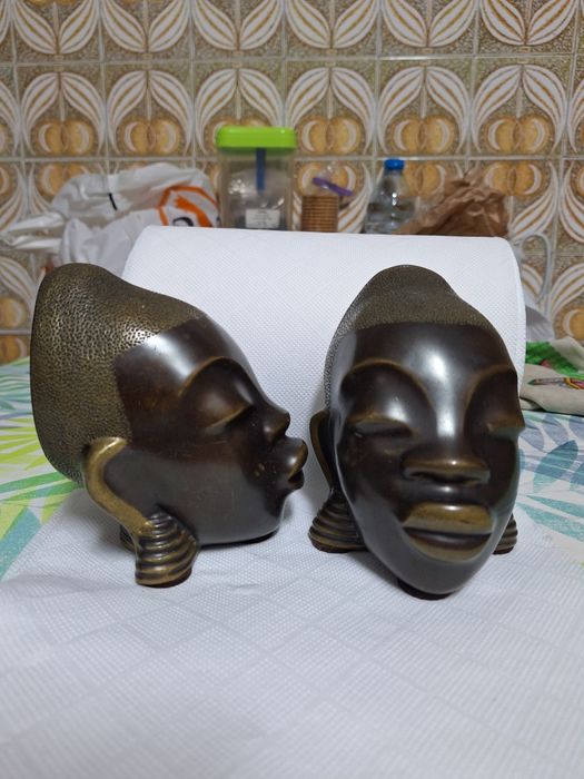 Mulheres Africanas Bronze raras