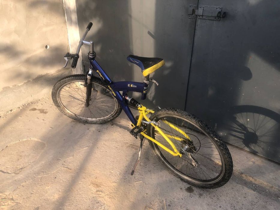 Горный, спортивный велосипед 26 дюймів.