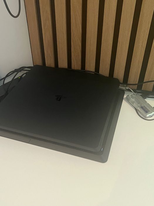 Consola PS4 Slim 1 TB