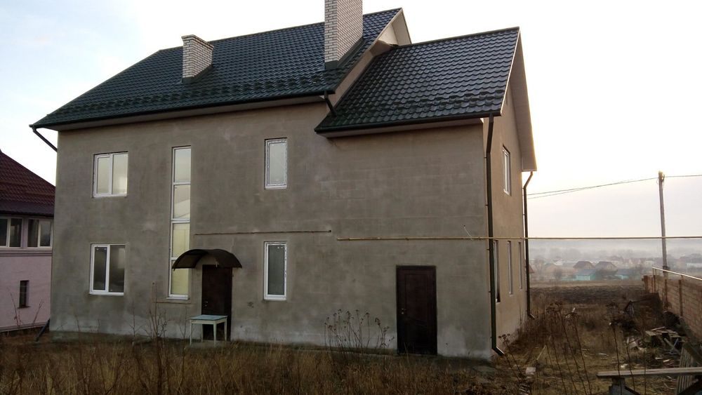 Продам двоповерховий будинок
