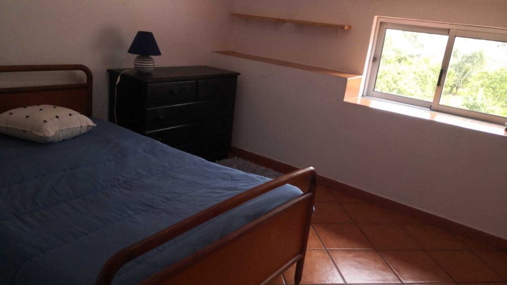 Aluga se casa r/c  t3