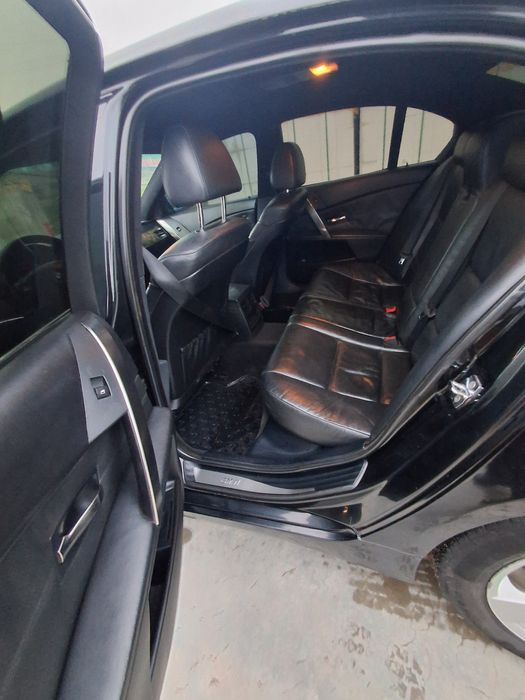 BMW E60. 2.2  МКПП,