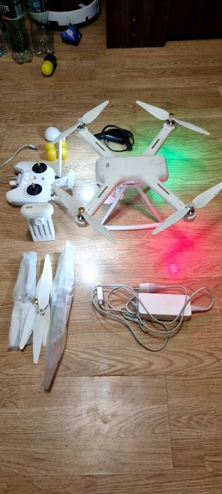 Kвадрокоптер дрон Xiaomi Mi Drone 4K White