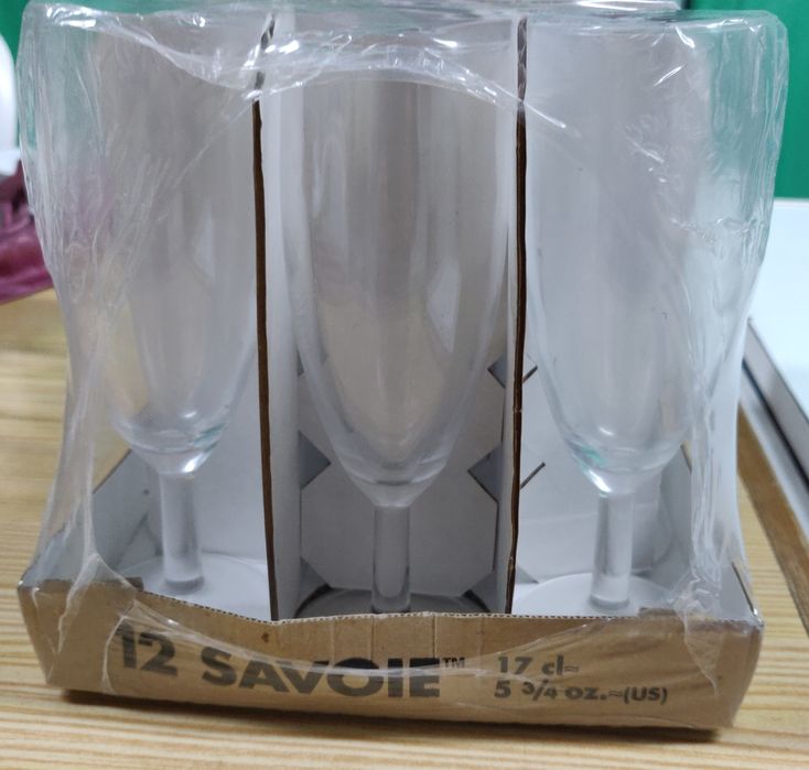 Conjunto de 12 flutes de champanhe novo